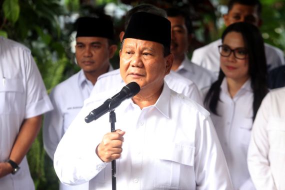Prabowo: Pantas atau Tidak Iwan Bule jadi Gubernur? - JPNN.COM