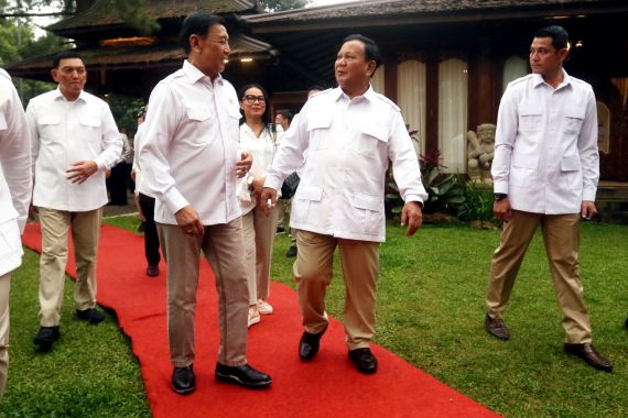 Prabowo Ungkap Keinginannya kepada Wiranto, Hadirin Tertawa - JPNN.COM