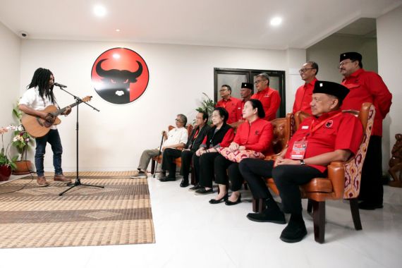Ganjar Punya Soundtrack Kampanye, Begini Komentar Megawati - JPNN.COM