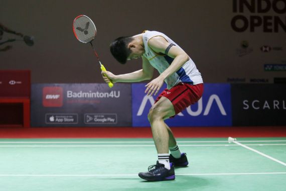 Singapore Open 2024: Lee Zii Jia Cedera, Ginting tak Keluar Keringat, Pertegas Keunggulan - JPNN.COM