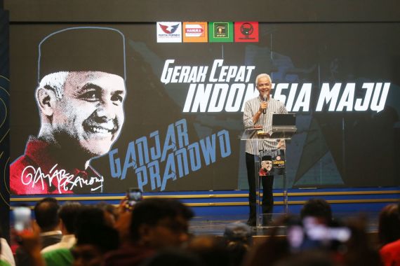 Elektabilitas Ganjar Moncer di Jatim Setelah Deklarasi AMIN, Prabowo Turun - JPNN.COM