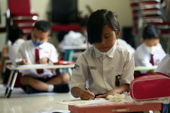 Program Sarapan Sehat Bergizi tak Hanya untuk Anak Didik, Tetapi juga Menyasar Para Guru - JPNN.COM