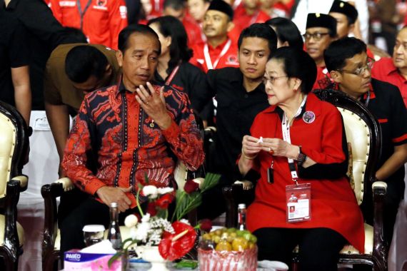 Bu Mega Minta Kader PDIP Kawal Jokowi Sampai Selesai - JPNN.COM
