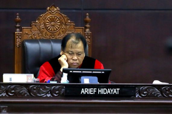 Bukan Hanya Sedih, Hakim Konstitusi Arief Hidayat Merasa Ngeri - JPNN.COM