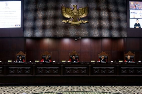 Pakar Hukum Tata Negara: Kelihatan Betul Putusan MK Lahir dari Cawe-Cawe Politik - JPNN.COM