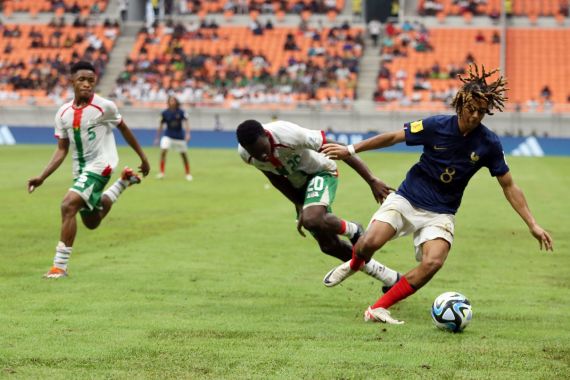 Piala Dunia U-17 2023: Dapat 2 Hadiah Penalti, Prancis Bungkam Burkina Faso di JIS - JPNN.COM