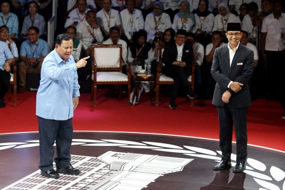 Terlibat Debat Panas, Prabowo Sindir Anies Menyesatkan - JPNN.COM