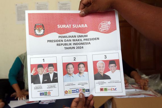 Keanehan Suara Prabowo-Gibran di TPS Jatim dengan Sirekap, Bisa Berlipat Ganda - JPNN.COM