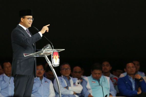 Sindir Menteri Jokowi soal Fitnah Ubah BUMN Jadi Koperasi, Anies: Gunakan Akal Sehat - JPNN.COM