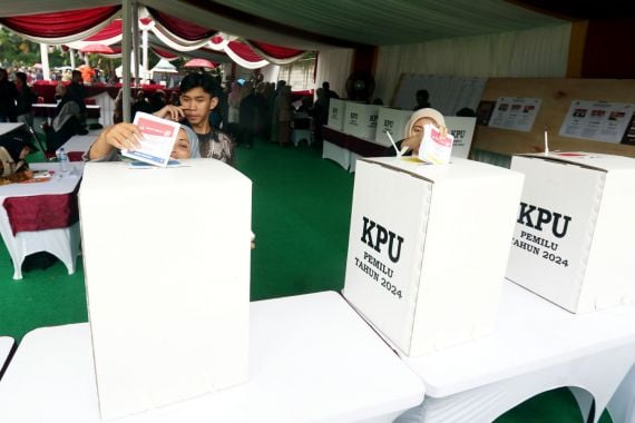 Politik Belah Bambu Prabowo-Gibran Hancurkan Soliditas Sukarelawan Jokowi dan PDIP - JPNN.COM