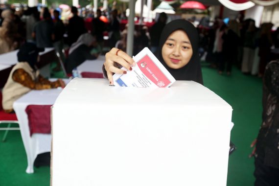 Real Count KPU RI Hingga Kamis Pagi, Prabowo-Gibran Menang Tebal - JPNN.COM