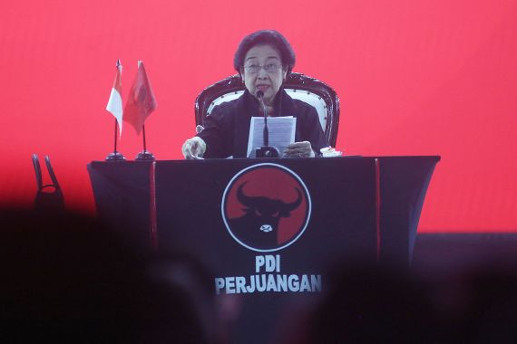 Ganjar dan Mahfud Belum Dipensiunkan, Megawati: Terus Berjuang - JPNN.COM