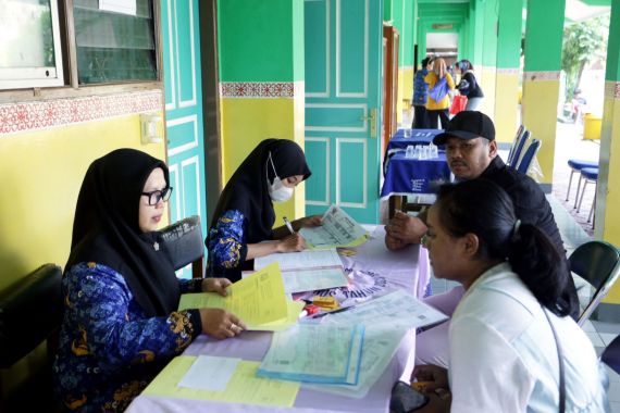 Ditolak Sistem PPDB, Anak Pasutri Tunanetra di Semarang Terancam Putus Sekolah, Duh - JPNN.COM