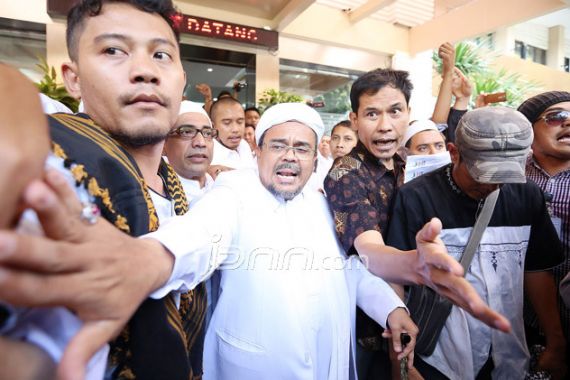 Kubu Habib Rizieq Yakin Polisi tak Berani Menindak Kerumunan yang Disebabkan Presiden Jokowi - JPNN.COM