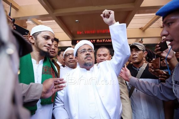 Habib Rizieq Tinggalkan Persidangan, Mabes Polri Bilang Begini - JPNN.COM