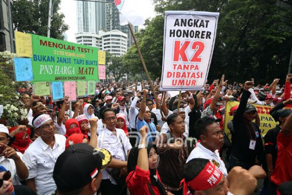 Para Bupati Curhat soal Honorer K2 di Depan Presiden Jokowi - JPNN.COM
