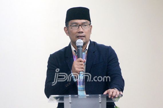 Kang Emil: Waspada, Negatif Covid-19 Tetapi Positif Hamil - JPNN.COM