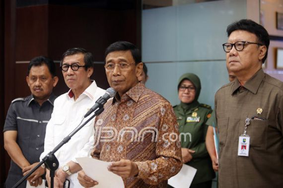 Ahok Dihukum 2 Tahun Penjara, Wiranto: Terima Keputusan Persidangan - JPNN.COM