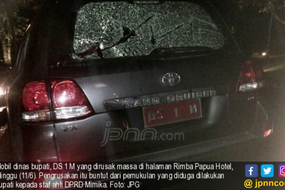 Bupati Diduga Pukul Staf Ahli DPRD, Mobil Dinas jadi Korban - JPNN.COM