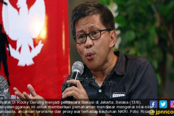 Rocky Cuma Mengkritik, Jokowi dan Partai Pendukung Jangan Baperan dong - JPNN.COM