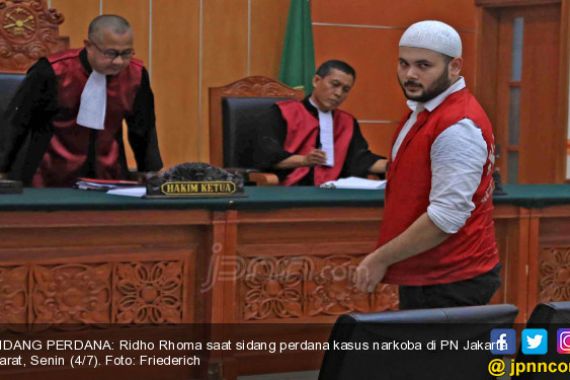 Curhat Ridho Rhoma Sebelum Kembali ke Tahanan - JPNN.COM