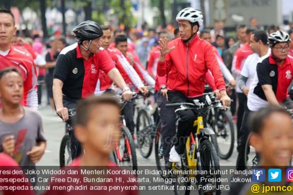 Warman Dapat Sepeda dan Bonus Modal Usaha dari Jokowi - JPNN.COM