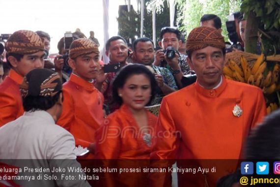 Tak Lelah, Jokowi Masih Sempat Blusukan ke Sragen Hari Ini - JPNN.COM