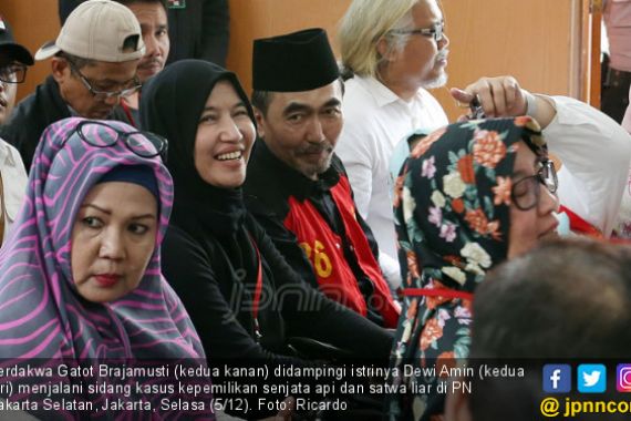 Hakim Kesal Sidang Kasus Gatot Brajamusti Kembali Ditunda - JPNN.COM