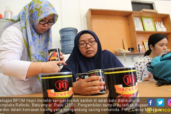 MUI Bakal Cabut Label Halal Ikan Kaleng Bercacing - JPNN.COM