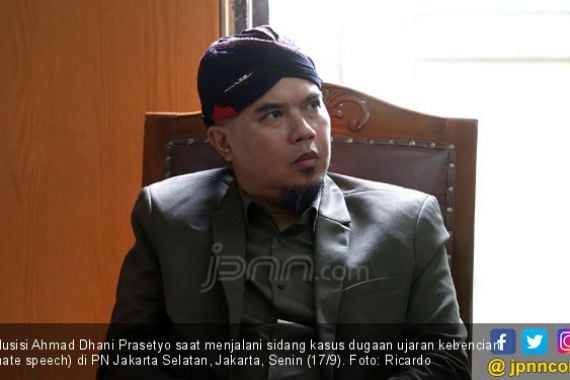 Ahmad Dhani Pusing Dengar Penjelasan Saksi Ahli Pidana - JPNN.COM