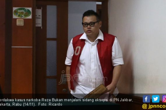 Reza Bukan Stres Dituntut 6,5 Tahun Penjara - JPNN.COM