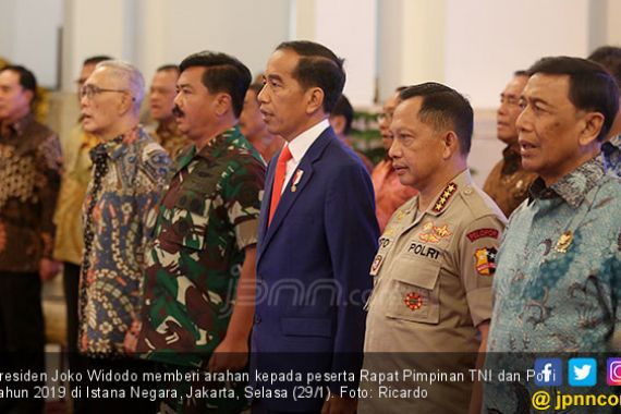 Jokowi: Ada 60 Jabatan Bintang untuk Pati TNI - JPNN.COM