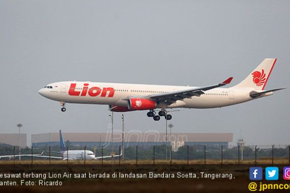 Penumpang Sesak Napas, Lion Air Alihkan Pendaratan, Korban Meninggal Dunia di RS - JPNN.COM