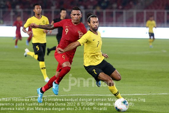 Malaysia Izinkan Penonton Masuk Stadion, Indonesia Kapan? - JPNN.COM