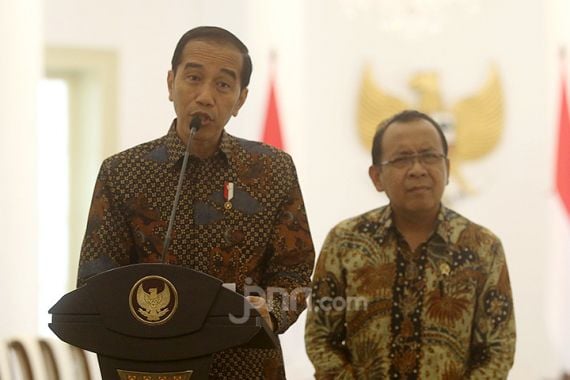 Respons Pak Ari soal Isu Jokowi Menyodorkan Pratikno Masuk Kabinet Prabowo - JPNN.COM