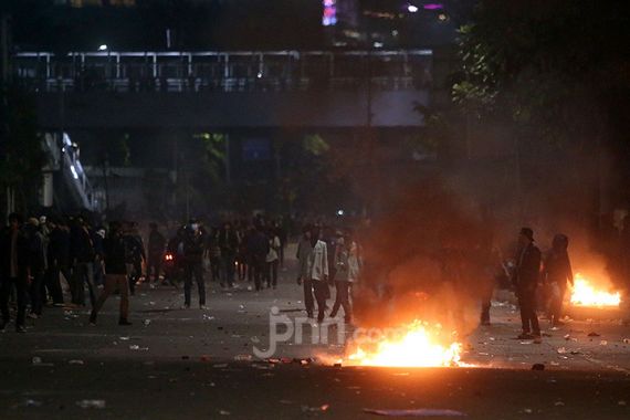 Astaga! Lima Perusuh di Demo 30 September Positif Narkoba - JPNN.COM