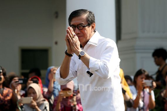 Presiden Jokowi Melayat Mendiang Istri Menteri Yasonna Laoly - JPNN.COM