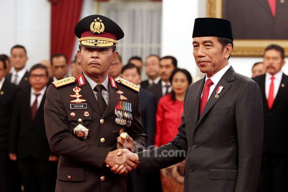 Jokowi Beri Kesempatan Idham Azis Tuntaskan Kasus Novel Satu Bulan - JPNN.COM