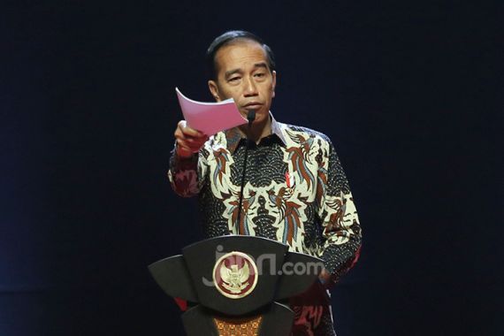 Pak Jokowi, Please Lockdown Indonesia 2 Pekan Saja ketimbang Pakai Jasa Buzzer - JPNN.COM