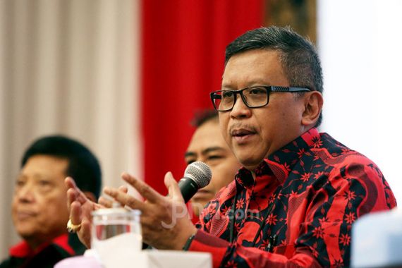 Menilai Kepemimpinan Anies di Jakarta, Hasto Teringat Era Jokowi dan Ahok - JPNN.COM