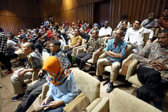 Jutaan Honorer Menanti Realisasi 2 Janji Besar Menteri Azwar, Sudah Berbulan-bulan - JPNN.COM