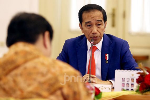 Jokowi Bandingkan Pertumbuhan Ekonomi Indonesia dengan Negara Lain - JPNN.COM