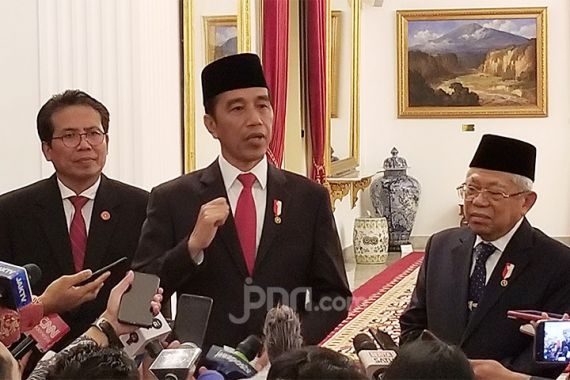 Presiden Jokowi Merasa Bahagia, Kemudian Berbagi Kabar Baik - JPNN.COM