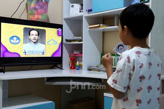 Semoga Tak Ada Terdiskriminasi Akibat Peralihan TV Analog ke Digital - JPNN.COM