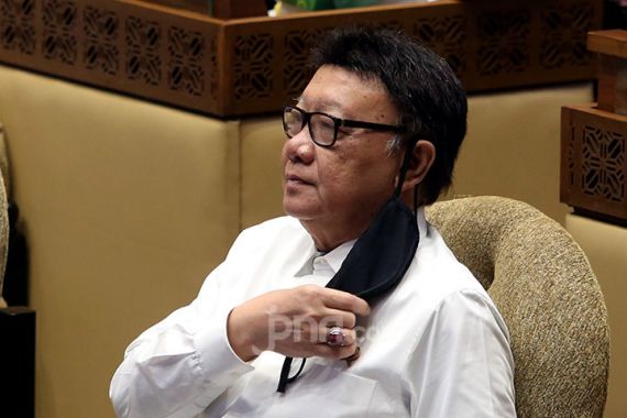 Pernyataan Terbaru Menteri Tjahjo Soal Rekrutmen Mantan Pegawai KPK jadi ASN Polri - JPNN.COM