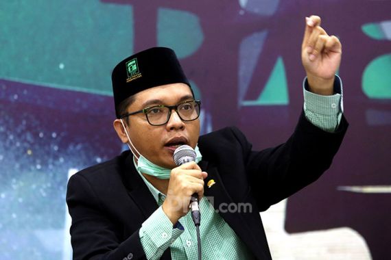 Baidowi Dorong Pemerintah Bubarkan Lembaga yang Tidak Terkait Pelayanan Publik - JPNN.COM