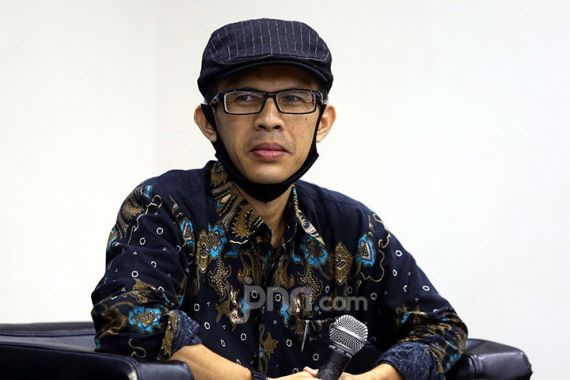 Kang Ujang Sebut Jokowi Tak Akan Berani Mengganti 2 Menteri Ini  - JPNN.COM
