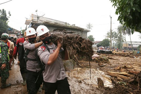 Peringatan Cuaca BMKG Sebut 2 Wilayah Rawan Potensi Bencana Hidrometeorologi - JPNN.COM