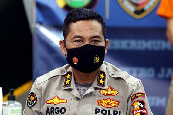 Menurut Polisi, 4 Anggota FPI Tersisa Berusaha Merebut Senjata, Terjadilah.. - JPNN.COM