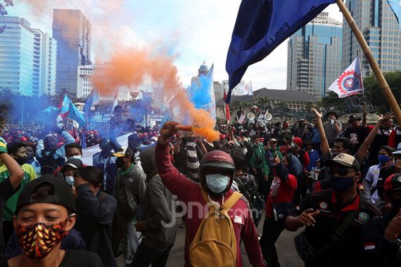 Buruh Peringatkan 2 Kepala Daerah, Jangan Main-Main Menetapkan UMP 2022 - JPNN.COM